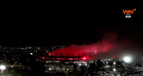 ¡Impresionante! Los hinchas de Junior recibieron al tiburón con una salida épica: video