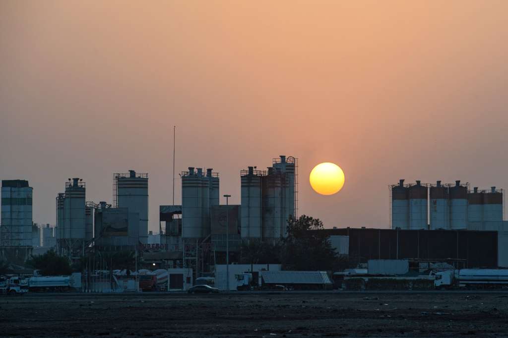 Foto de zona industrial de Abu Dhabi.