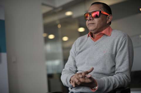 El tiburón y el león, ante los ojos del “Bombardero”: entrevista con Iván René Valenciano