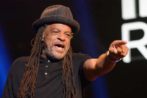 Muere ‘Astro’, miembro fundador de la mítica banda de reggae UB40.