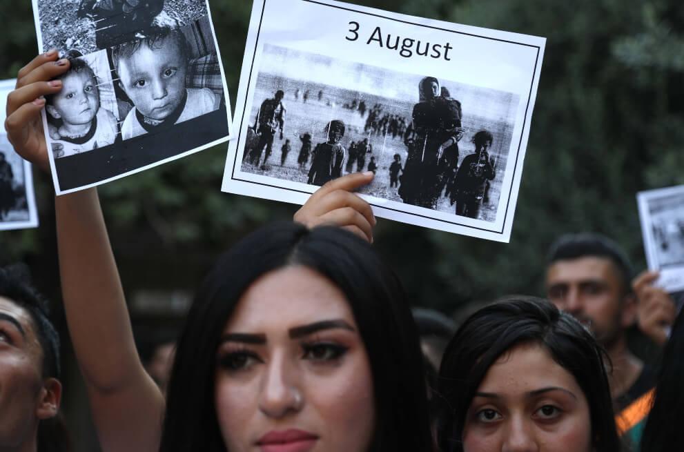 Por primera vez en el mundo, un tribunal alemán condenó a un hombre por el genocidio contra el pueblo yazidí. / AFP