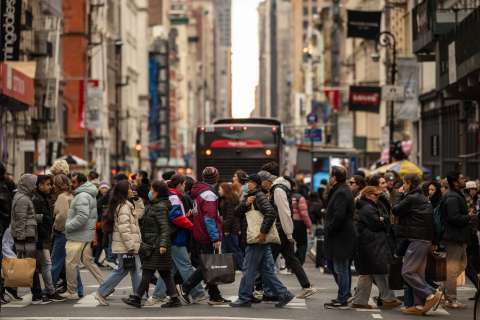 Confianza del consumidor en EE. UU. sufre inesperada caída en diciembre