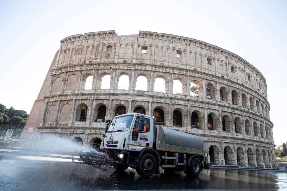 Italia se plantea apostar al turismo interno para ayudar a una industria muy importante para el país. / EFE