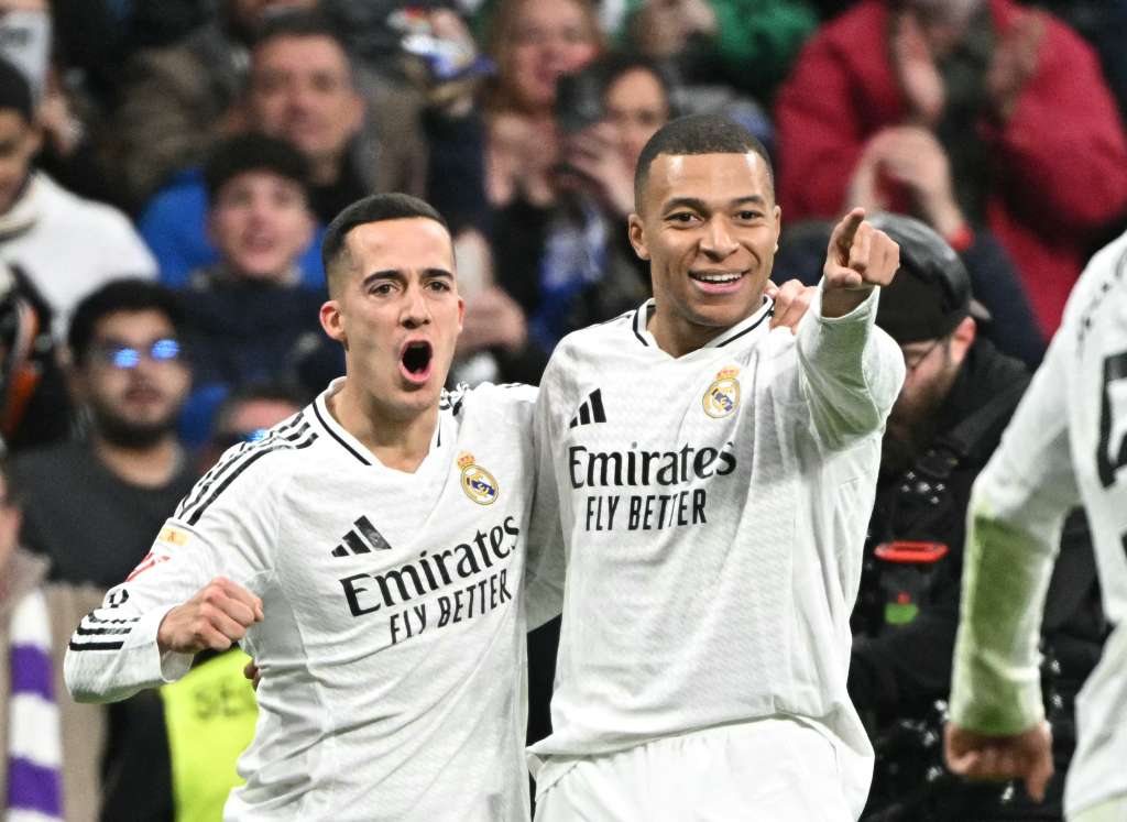 Kylian Mbappé (der.) fue el autor de un doblete en la victoria del Real Madrid sobre Las Palmas.