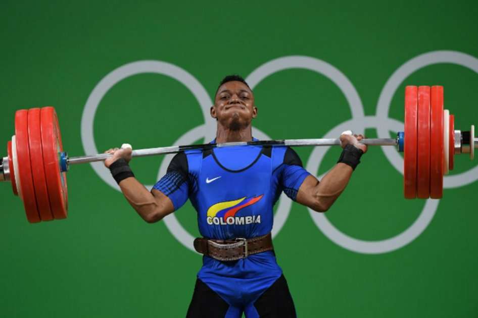 El colombiano Andrés Mauricio Caicedo Piedrahita durante la prueba de los 77 kilogramos. / AFP