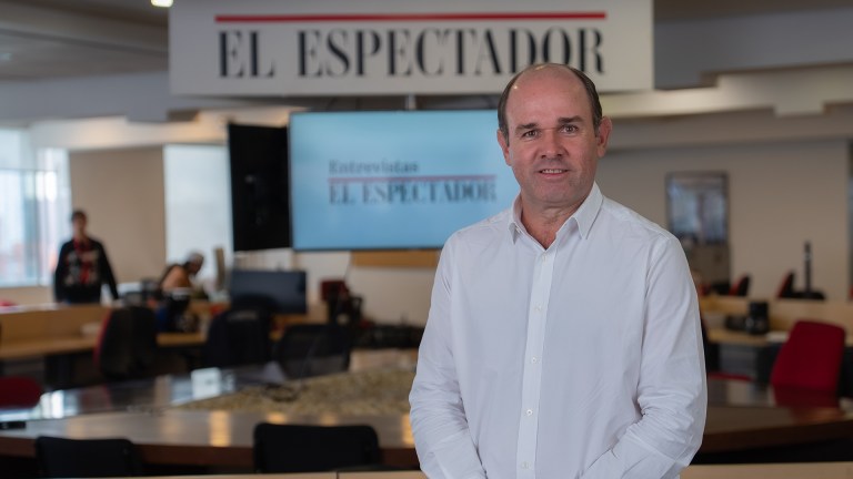 No se puede permitir que la politiquería esté permeando el Icetex: rector de la UNAB