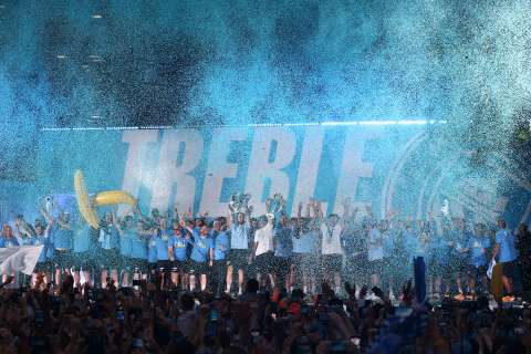Manchester City celebró la Champions con sus hinchas bajo la lluvia