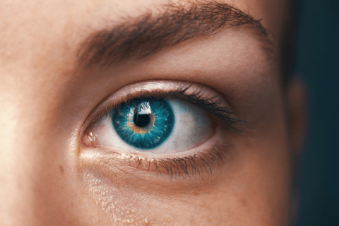 Piel: ¿Cómo rejuvenecer el contorno de ojos de manera natural?