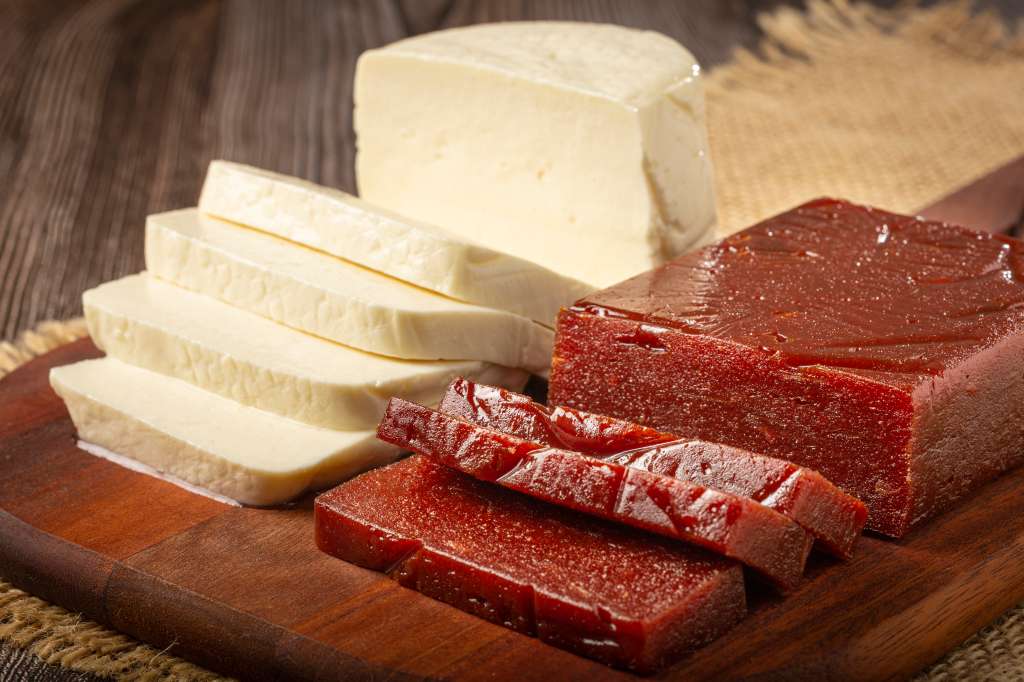 Helado de queso con bocadillo