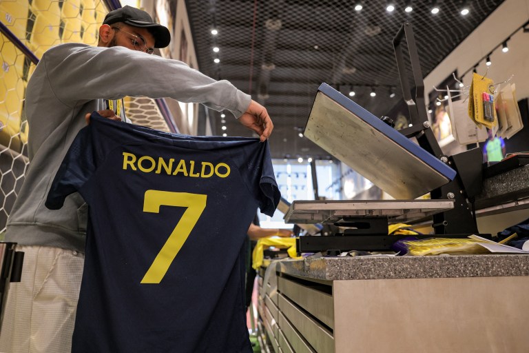Cristiano Ronaldo será presentado el martes a los aficionados de Al-Nassr