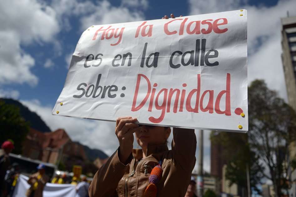 Entre las exigencias hechas por el magisterio se encuentran mejoras salariales, un servicio de salud adecuado y la eliminación de unos exámenes que evalúan la calidad de los maestros. / AFP