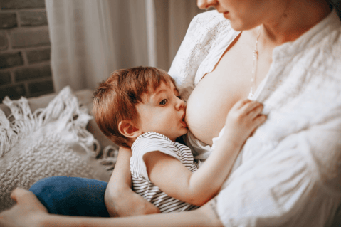 Nueva ley de maternidad en 2023 amplía el periodo de lactancia