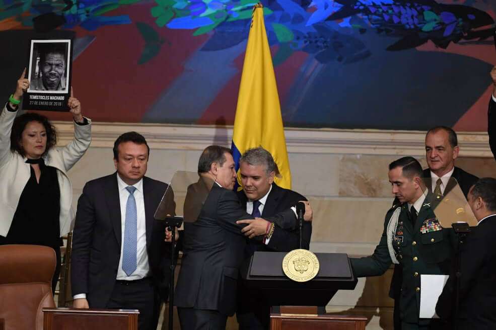 El entonces presidente del Congreso, Ernesto Macías, saluda al presidente Iván Duque, en la instalación del período legislativo 2019-2020, el pasado 20 de julio. / Óscar Pérez
