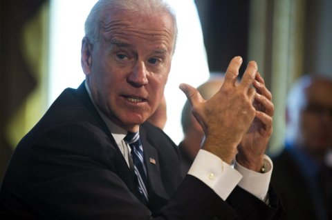 Biden habla de armas con Obama