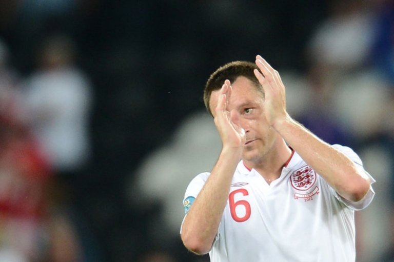 Federación inglesa no entiende la renuncia de Terry a la selección