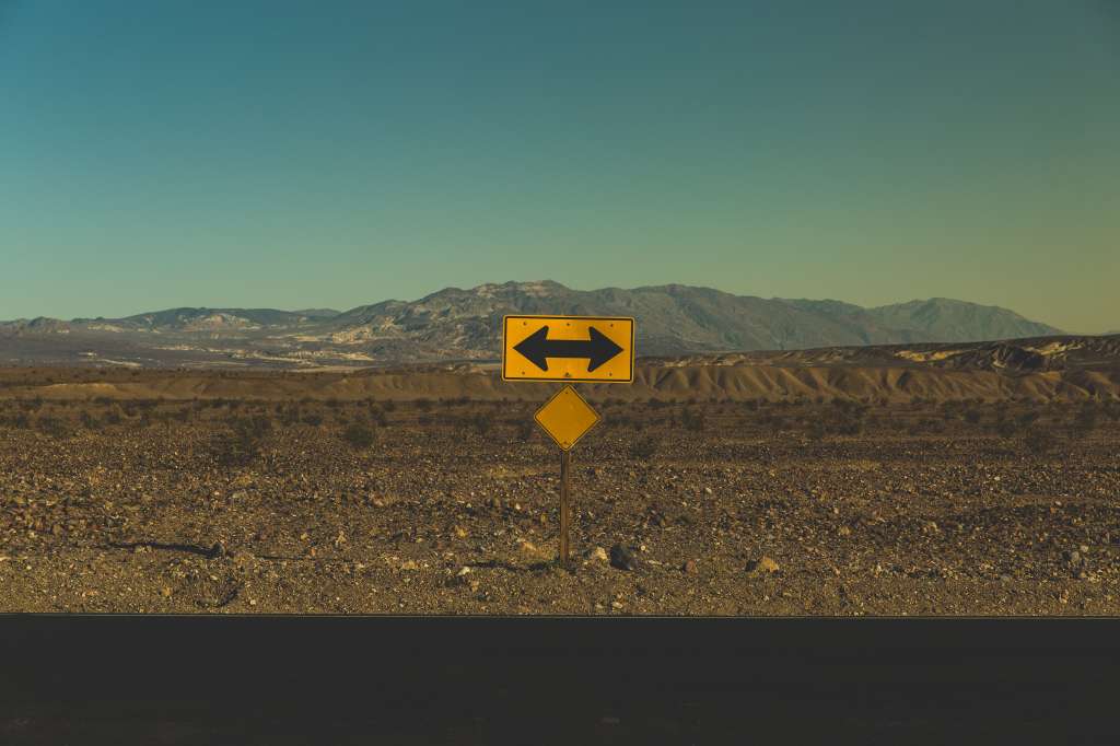 Señal de doble vía, interpretación de las opciones de caminos posibles.