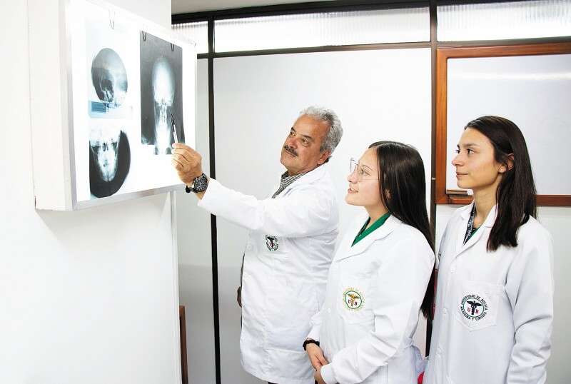 Actualmente, el programa de Medicina tiene 838 estudiantes matriculados y Terapia respiratoria 98. / Cortesía.
