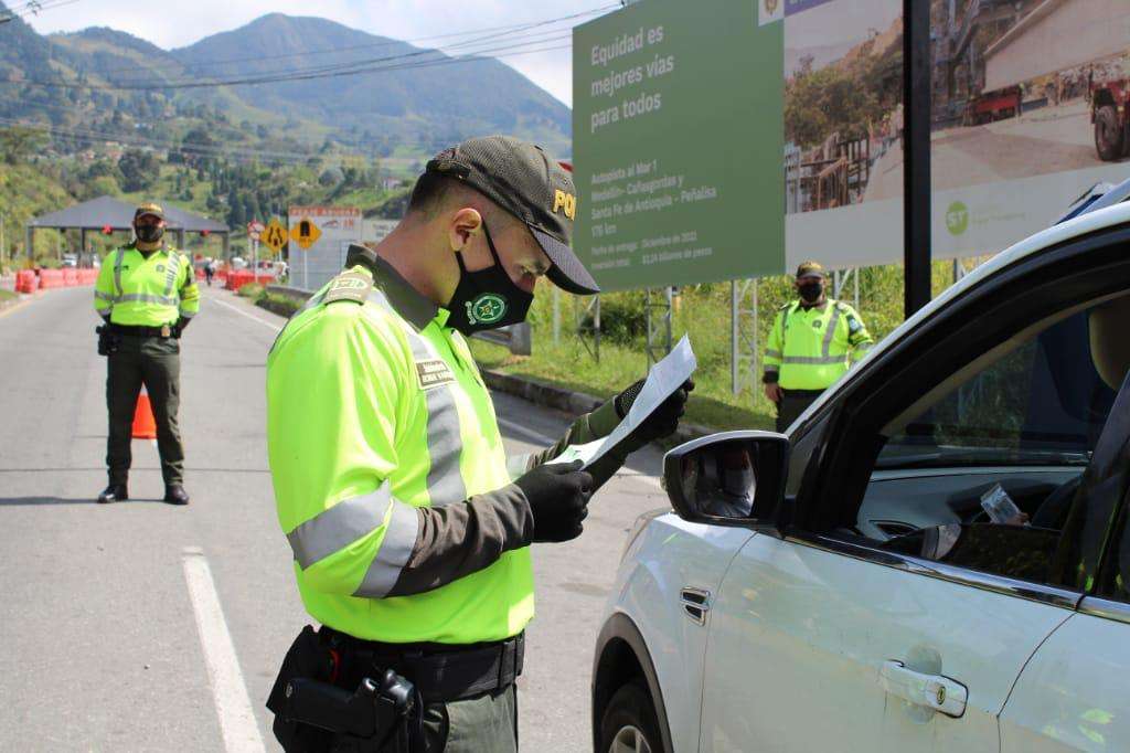 policía