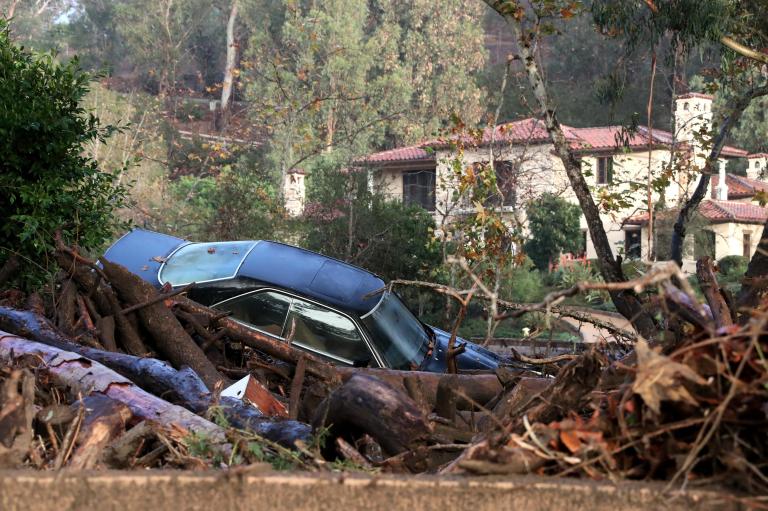 Deslizamiento en California deja al menos 15 muertos