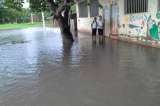 Estudiantes reciben clases en medio del agua en Puerto Wilches, Santander