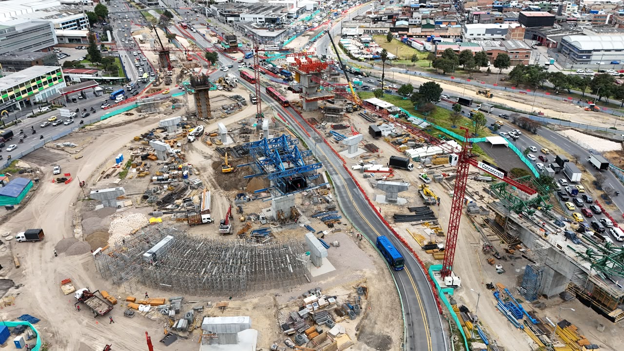 Así avanza la construcción del puente, en el primer tramo, de la ampliación de la calle 13 con av Amércas.