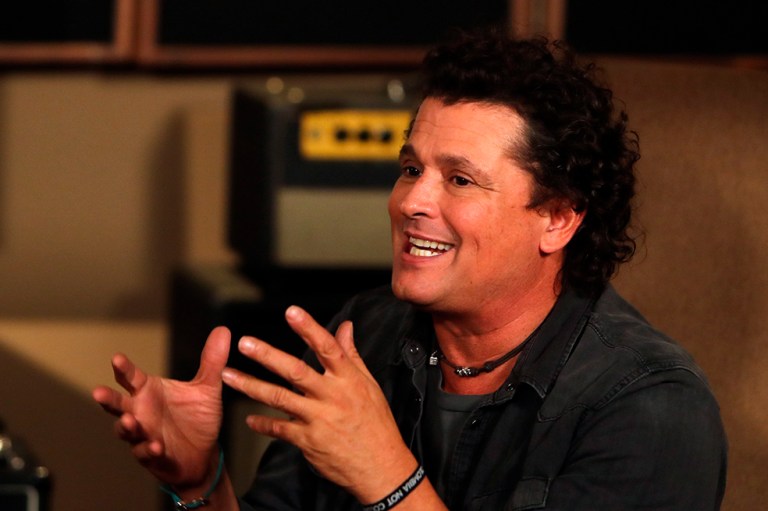 Carlos Vives presenta beca con su nombre junto a Fundación Cultural Latin Grammy