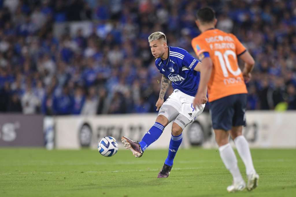 Jugador de Millonarios durante el juego correspondiente a la fase previa de la Copa Libertadores entre Millonarios y la Universidad Católica de Ecuador disputado en el estadio el Campín de Bogotá
