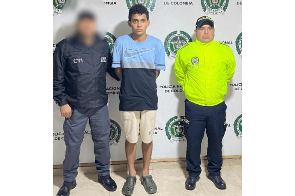 Adrián José Valderrama González se entregó a las autoridades por su presunta participación en el homicidio de Javier Sánchez Medina.