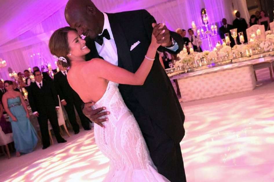 Fotografía de archivo de la boda de Michael Jordan y Yvette Prieto./ AFP