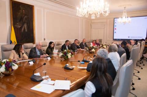 “Eliminar todo gasto suntuario”, la orden del presidente Petro a sus ministros