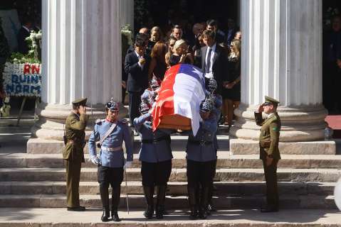Funeral de Piñera: familia, seguidores y rivales políticos lo despidieron