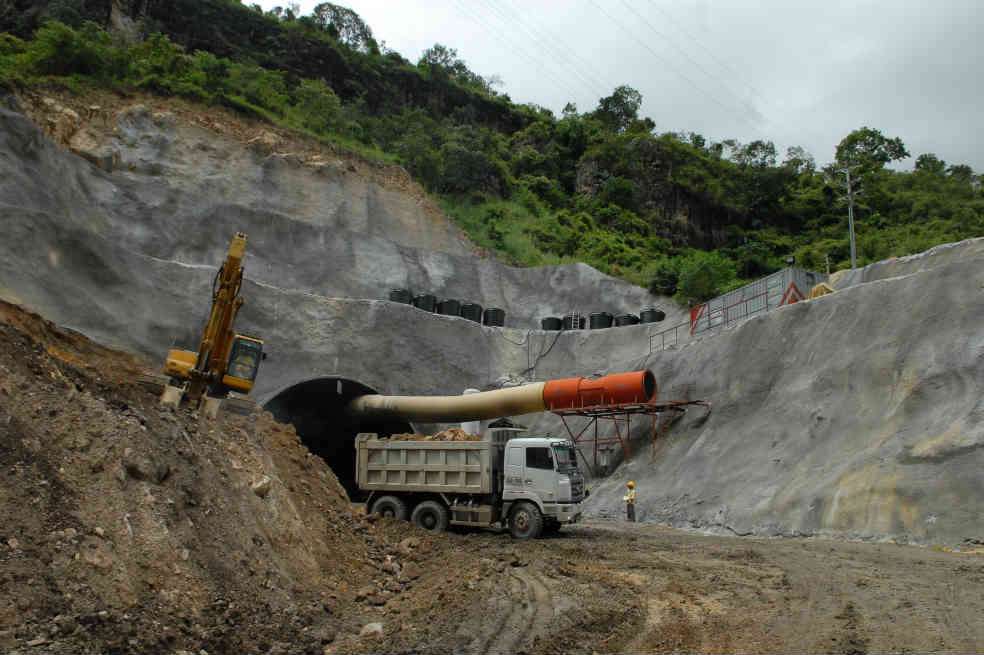 Algunos proyectos están paralizados por permisos ambientales y otros tienen retraso por la dificultad en la compra de predios. / Archivo El Espectador