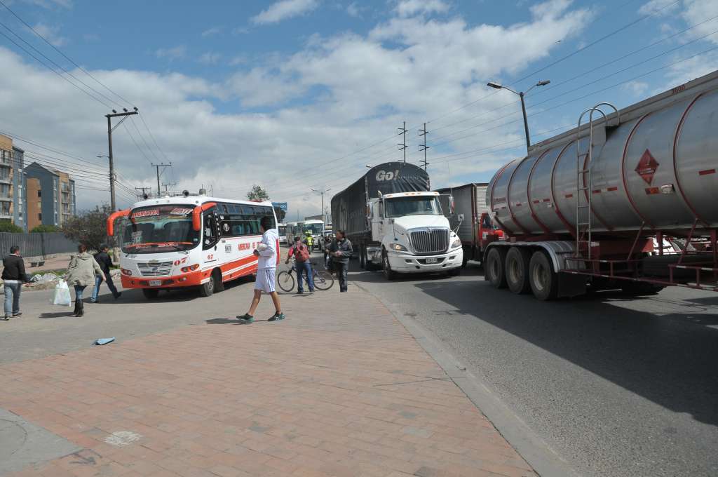 Vías de Bogotá, a la altura de la Avenida Centenario con Carrera 100, en Fontibón.