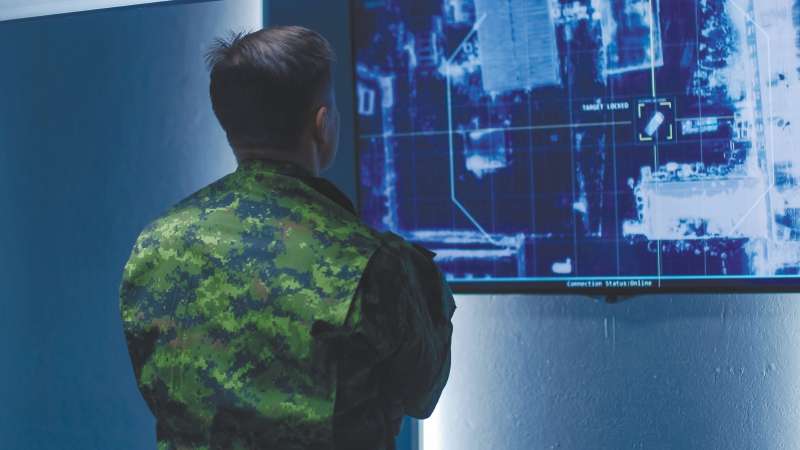 Las Fuerzas Militares, el Ejército, la Fiscalía y la Policía tienen herramientas de vigilancia masiva. / Getty Images