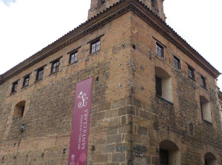 El museo Santa Clara tiene más 360 años desde que fue construido. Su objetivo es investigar, conservar, divulgar y exhibir los procesos culturales de los siglos XVI, XVII y XVIII. Está ubicado en la carrera 8 No. 8-91. Este domingo abrirá de 9:00 a.m. a 5:00 p.m.