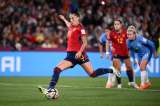 Inspecciones sorpresa al dormir y abuso verbal: la lucha del fútbol femenino español