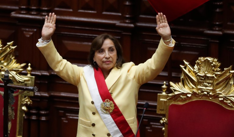 Dina Boluarte es la nueva presidenta de Perú tras la destitución de Pedro Castillo
