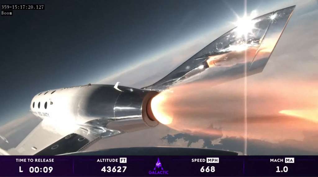 Esta imagen fija tomada de un vídeo de Virgin Galactic el 10 de agosto de 2023, muestra el lanzamiento de la misión privada de astronautas Galactic 02 de Virgin Galactic, en Spaceport America en Truth or Consequences, Nuevo México. (Foto por Virgin Galactic / AFP) /