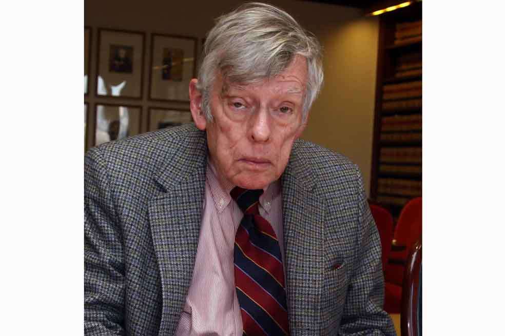 El juez Thomas Griesa , en su oficina en la Corte federal de Nueva York.  / EFE