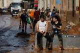 “Lo he perdido todo, pero estoy viva”: sobrevivientes de inundaciones en Valencia