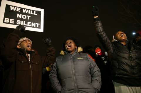 Obama llama a la calma en Ferguson tras libertad de policía que mató a afroamericano