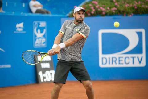 Alejandro Falla clasificó a octavos de final del ATP de Quito