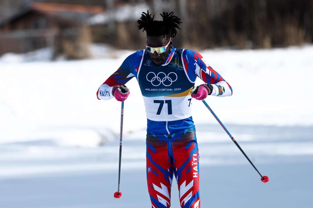 TESERO (Italy), 08/02/2026.- Stevenson Savart of Haiti competes in the Men's 10km+10km Skiathlon of the Cross-Country Skiing competitions at the Milano Cortina 2026 Winter Olympic Games, in Tesero, Italy, 08 February 2026. (Italia) EFE/EPA/FILIP SINGER