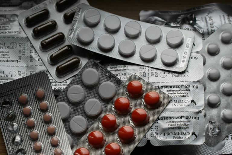 Lista la ley que sienta las bases para la política de producción de medicamentos