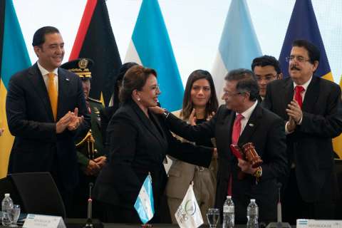 Cumbre de la Celac: líderes prometen unidad ante la guerra comercial de Trump
