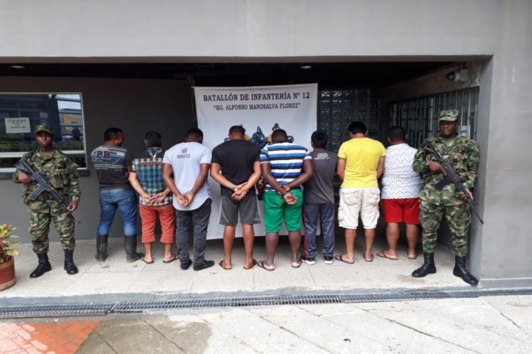 Capturan a ocho hombres vinculados con red explotación ilícita en Chocó