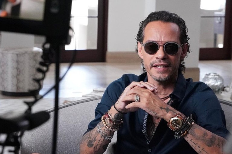 VIDEO: extraño movimiento de mandíbula de Marc Anthony, generó polémica en redes