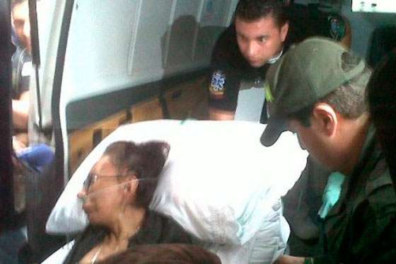 Enilse López a la salida de la clínica Reina Catalina de Barranquilla.