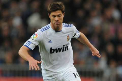 Xabi Alonso operado con éxito de una pubalgia
