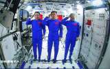 Astronautas chinos hacen nueva caminata especial